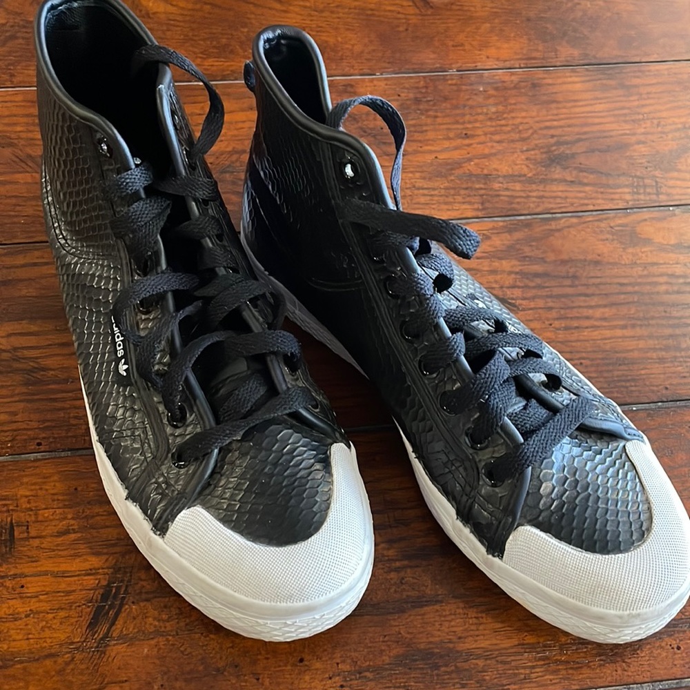 Adidas high top tennis shoe 8.5